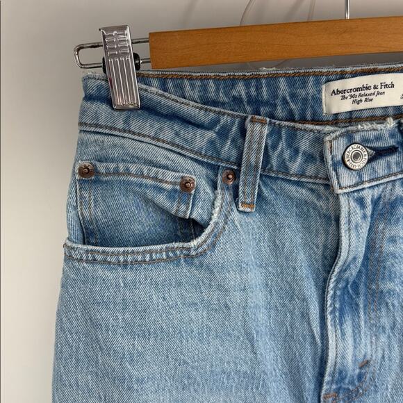 Abercrombie & Fitch The 90’s Relaxed Jeans High Rise raw hem denim jeans sz 25 - Picture 4 of 8